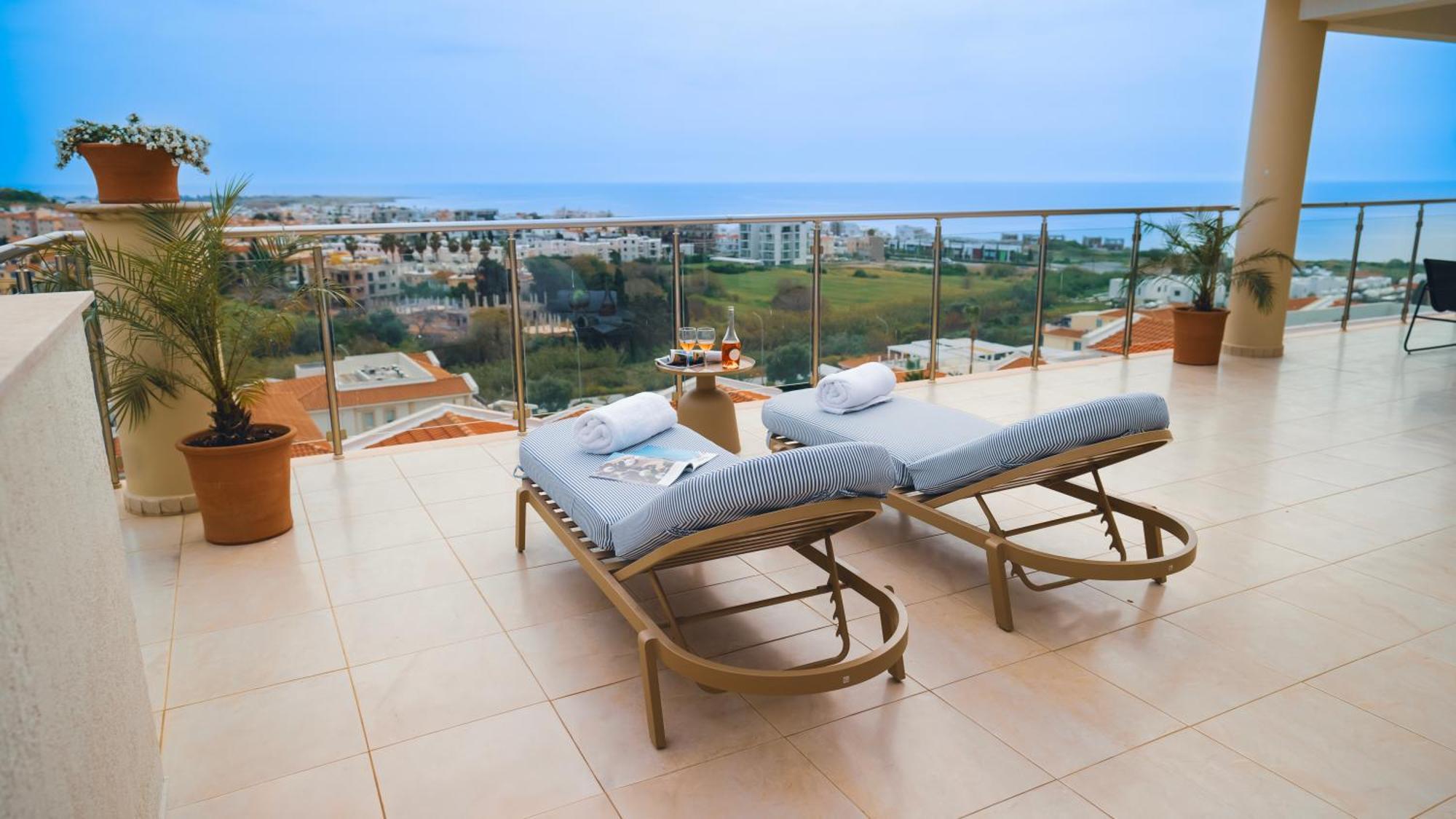 Wellclub - Wellness Family Experience - Seaview Hotel Paphos Exterior foto