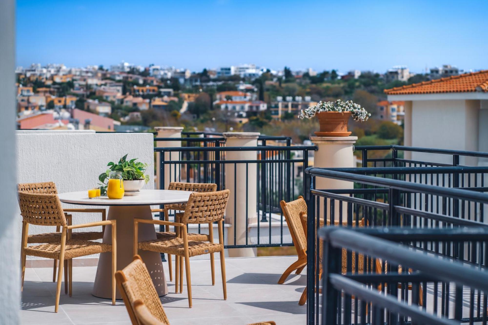 Wellclub - Wellness Family Experience - Seaview Hotel Paphos Exterior foto