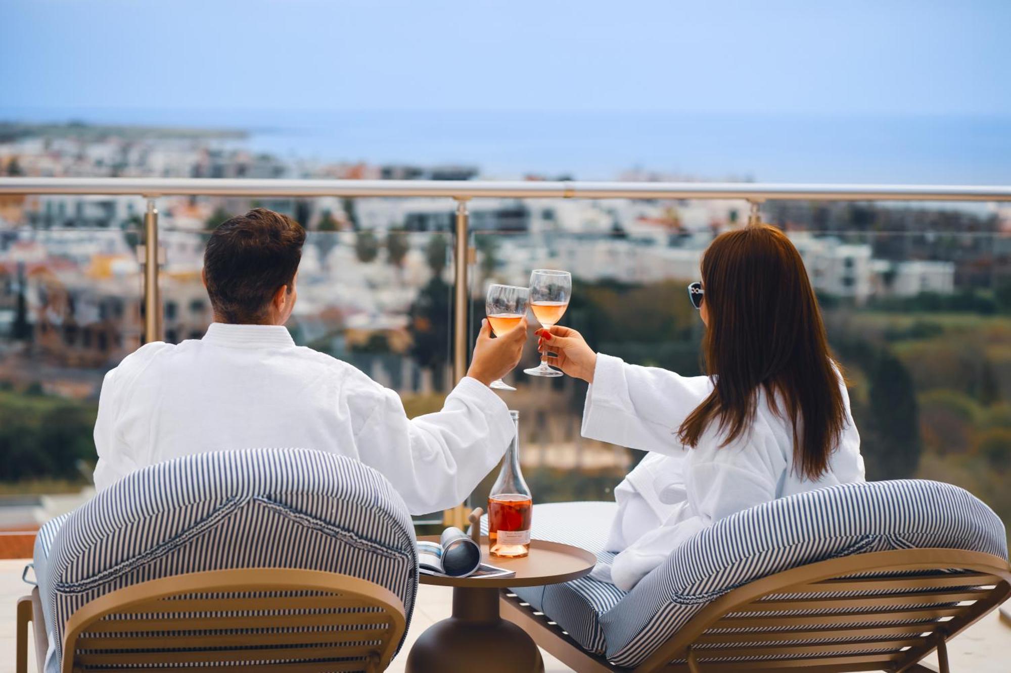 Wellclub - Wellness Family Experience - Seaview Hotel Paphos Exterior foto