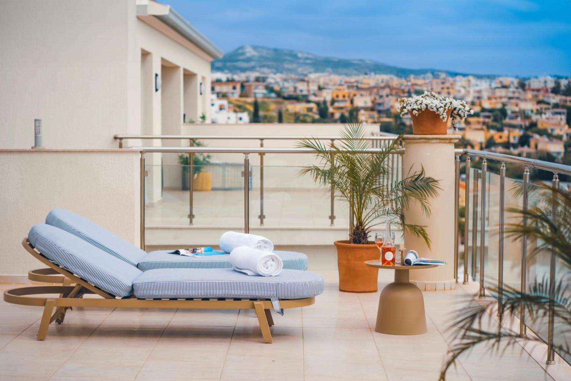 Wellclub - Wellness Family Experience - Seaview Hotel Paphos Exterior foto