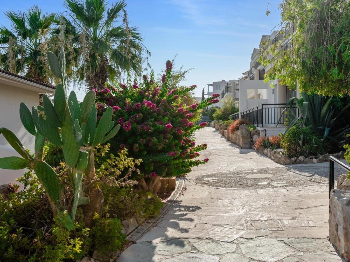 Wellclub - Wellness Family Experience - Seaview Hotel Paphos Exterior foto