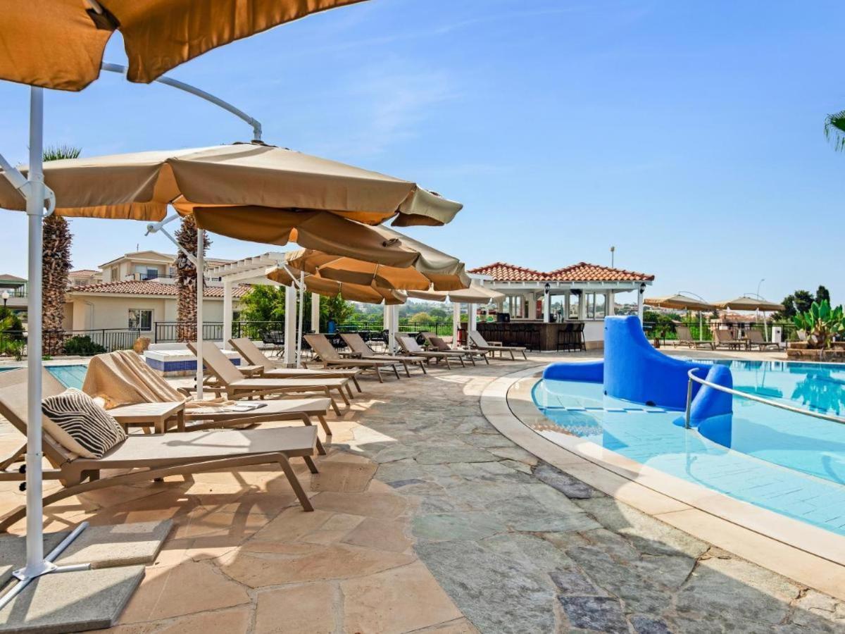 Wellclub - Wellness Family Experience - Seaview Hotel Paphos Exterior foto