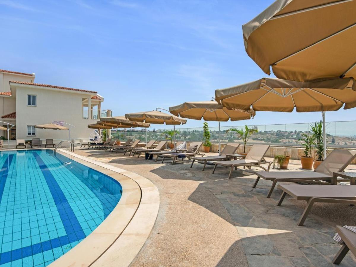Wellclub - Wellness Family Experience - Seaview Hotel Paphos Exterior foto