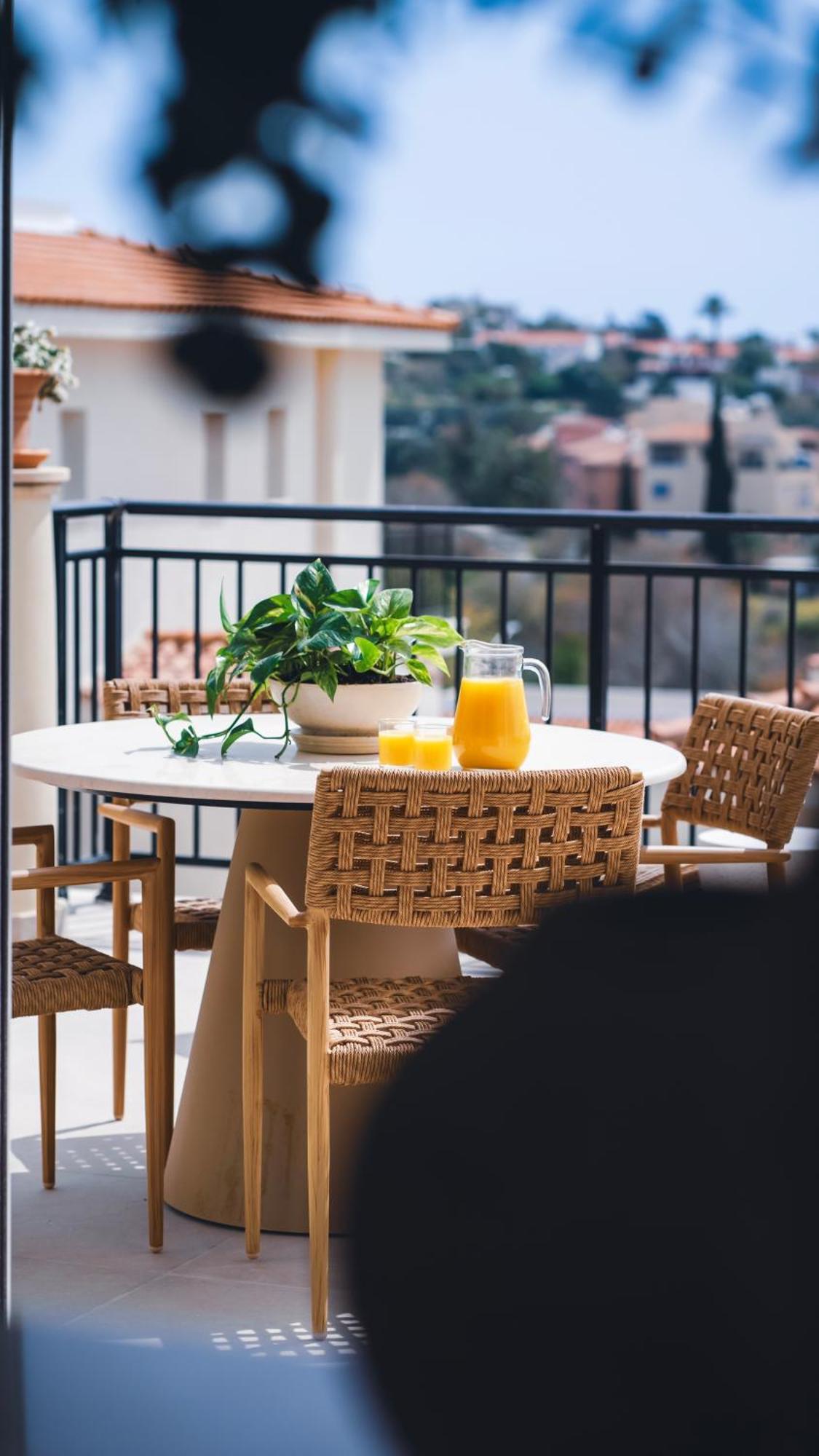 Wellclub - Wellness Family Experience - Seaview Hotel Paphos Exterior foto
