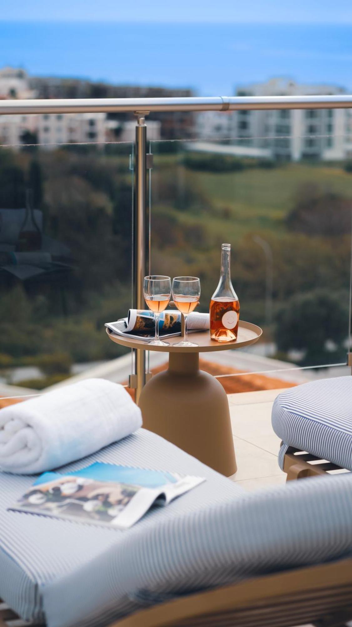 Wellclub - Wellness Family Experience - Seaview Hotel Paphos Exterior foto