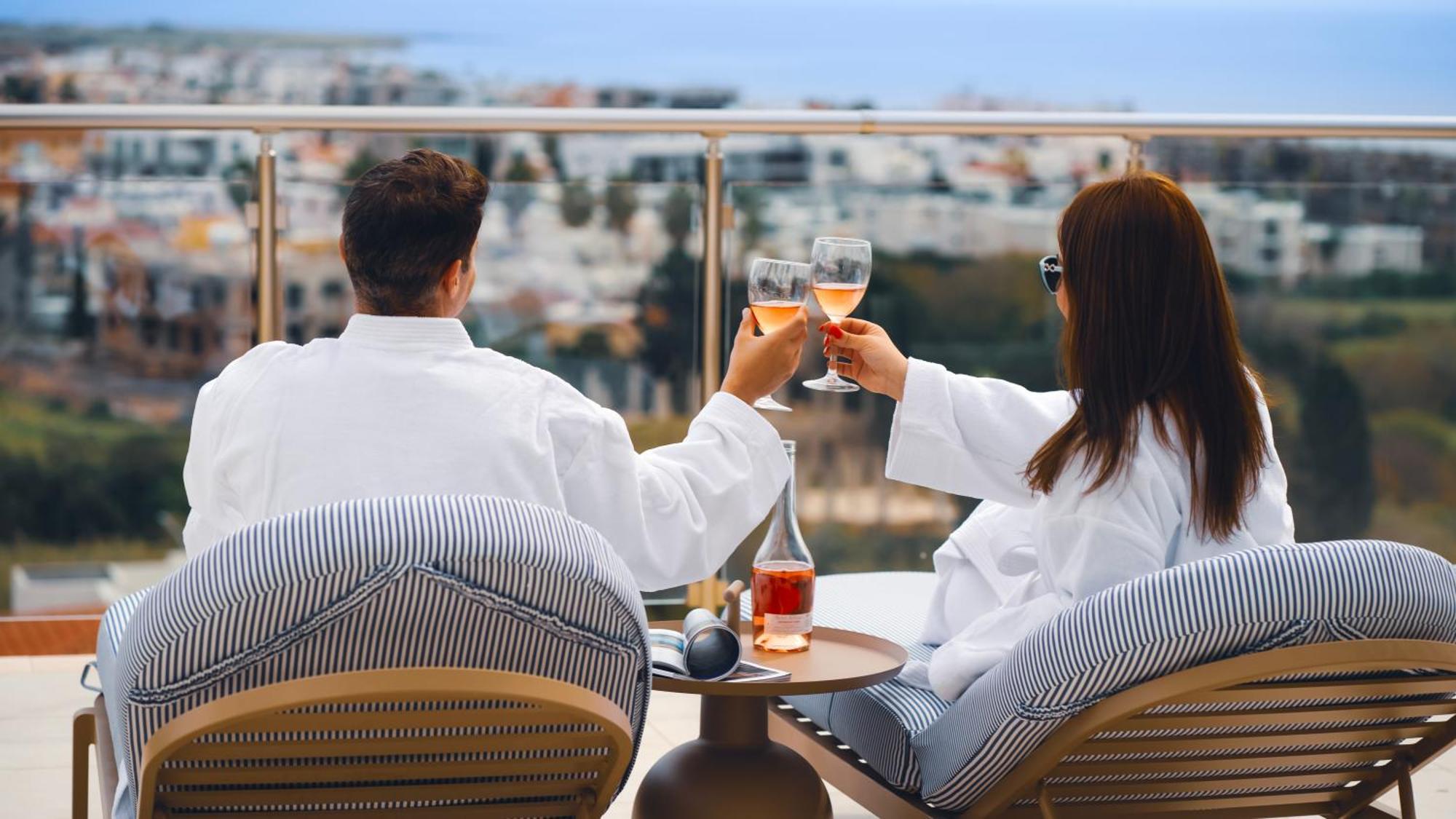 Wellclub - Wellness Family Experience - Seaview Hotel Paphos Exterior foto